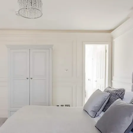Alexandra By Rmg Harrogate