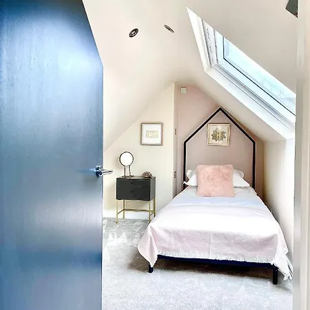 Alexandra By Rmg * Harrogate